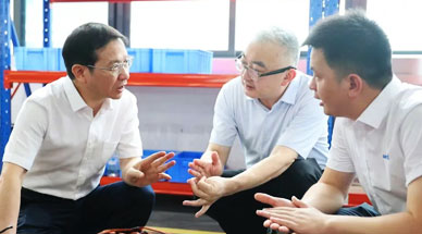 贛州市委書記黃喜忠實(shí)地調(diào)研贛州雷茨等企業(yè)，專題研究裝備制造產(chǎn)業(yè)高質(zhì)量發(fā)展